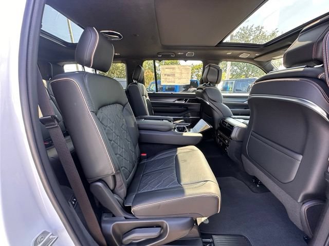 New 2026 Jeep Grand Wagoneer Summit AWD/4WD image 31
