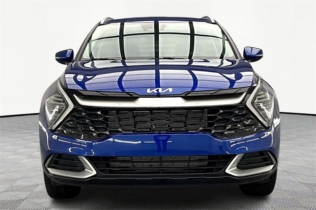 Used 2024 Kia Sportage EX image 3