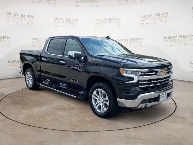 Used 2025 Chevrolet Silverado 1500 LTZ AWD/4WD image 7