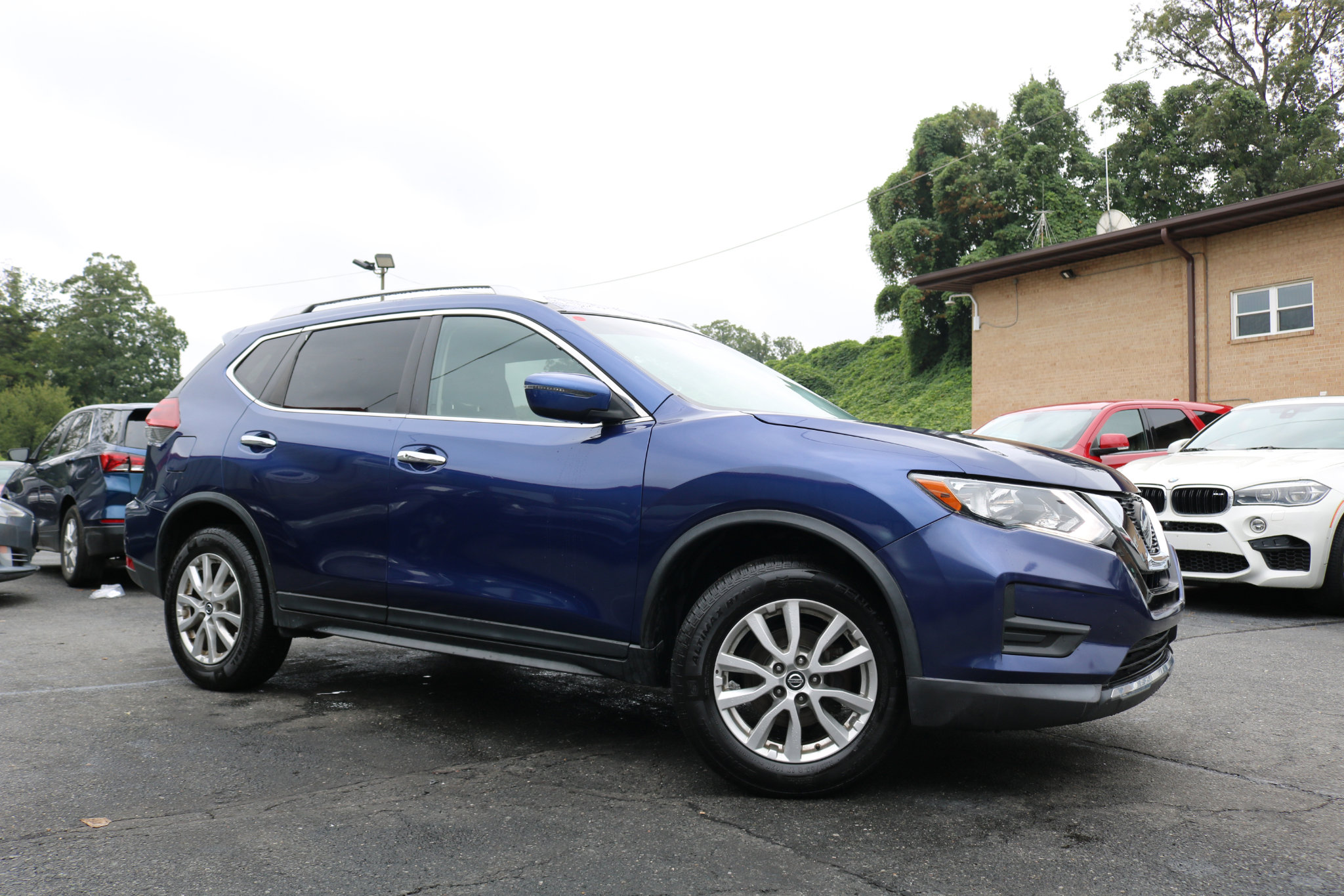 Used 2019 Nissan Rogue SV image 6