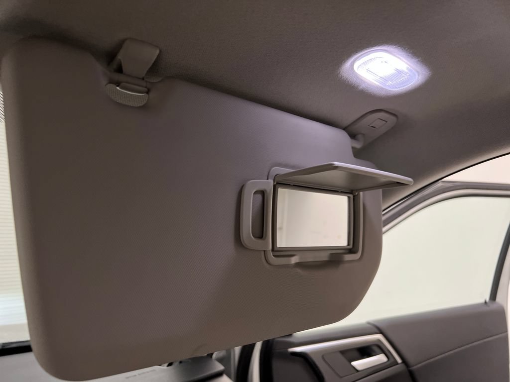 Used 2025 Mitsubishi Outlander SE FWD image 75