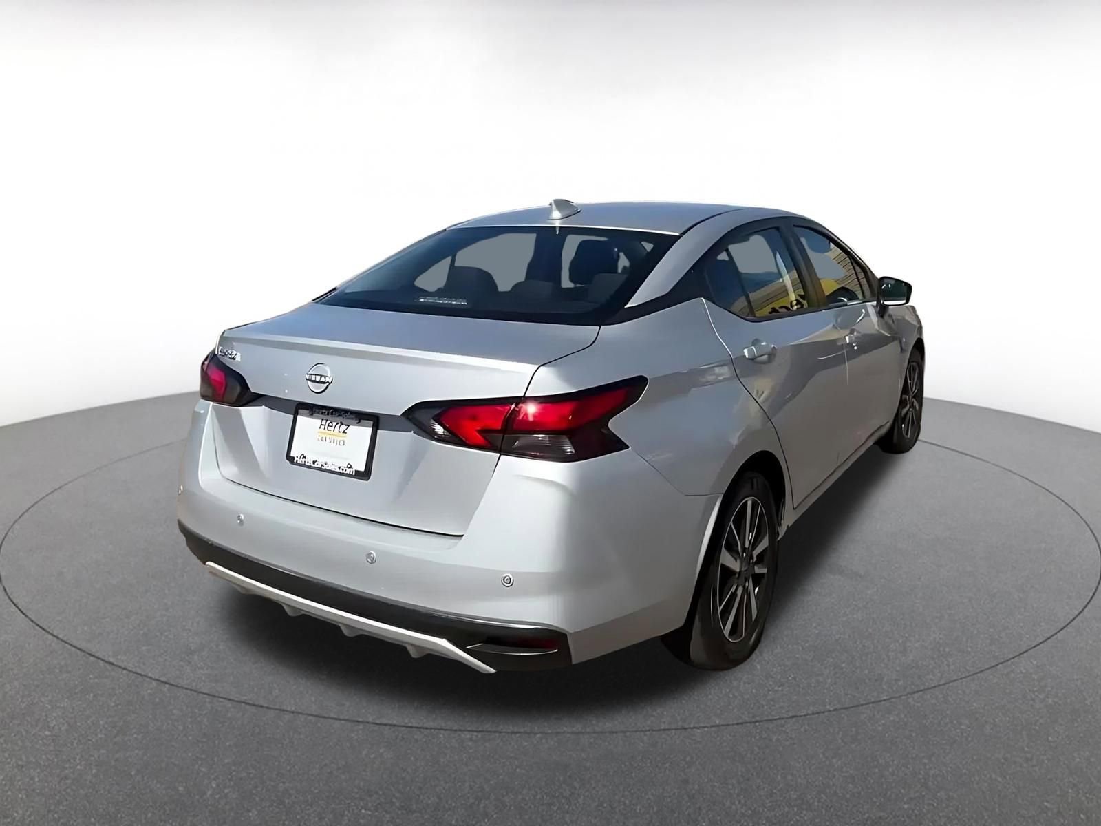 Used 2025 Nissan Versa SV image 15