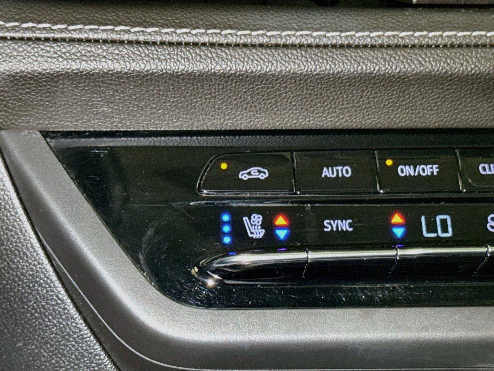 Certified 2022 Buick Envision Avenir w/ Technology Package II FWD image 51