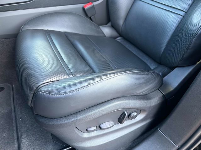 Used 2023 Porsche Cayenne Platinum Edition image 18