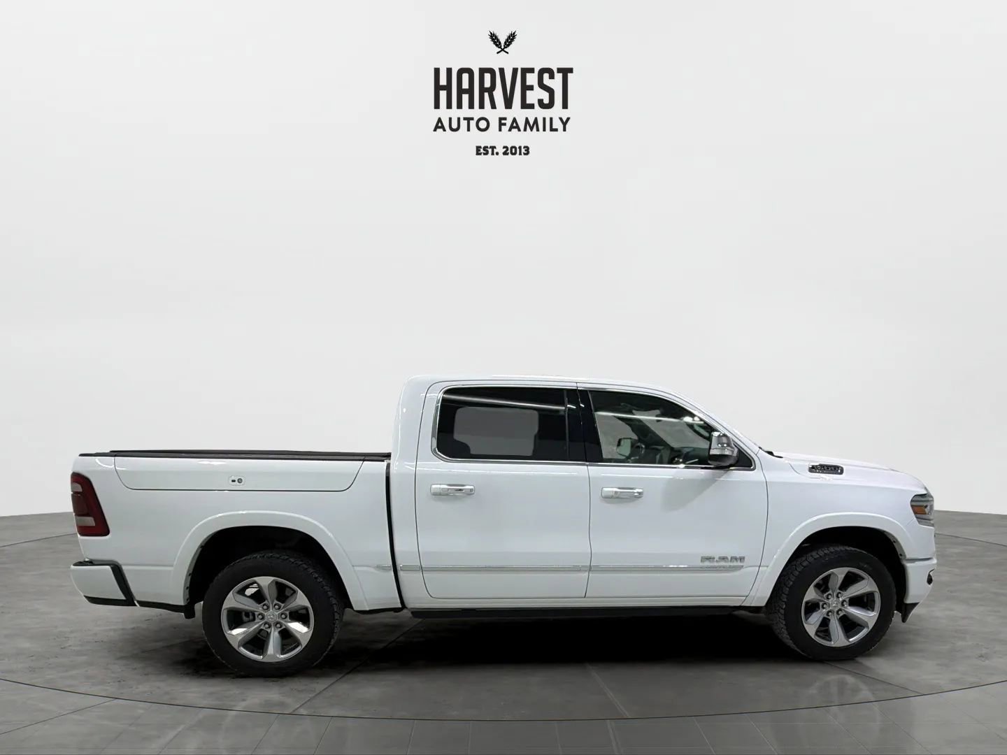 Used 2021 RAM 1500 Limited w/ Body Color Bumper Group AWD/4WD image 8