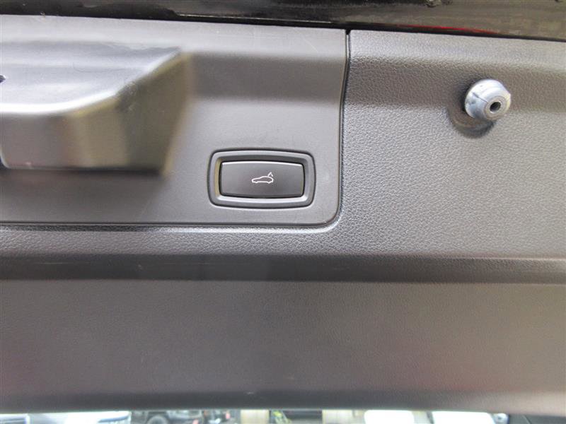 Used 2016 Porsche Panamera 4 image 7