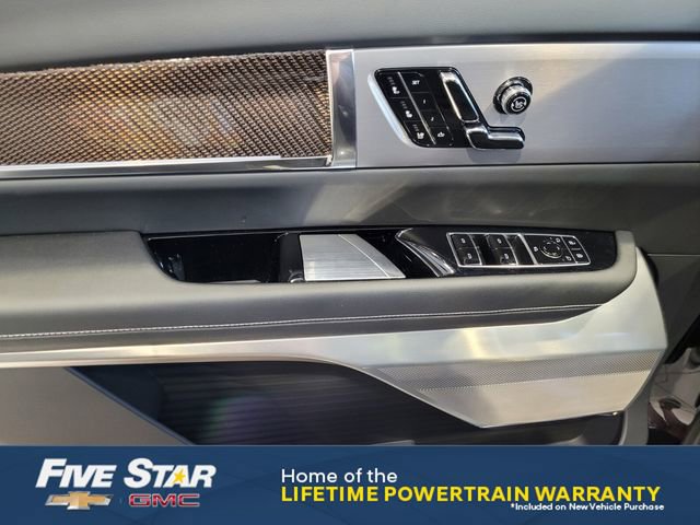 New 2026 Cadillac Vistiq Luxury w/ LPO, Floor Liner Package image 27