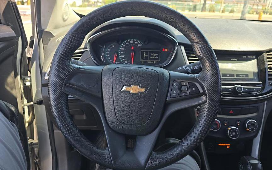 Used 2017 Chevrolet Trax LS w/ LPO, Protection Package FWD image 10