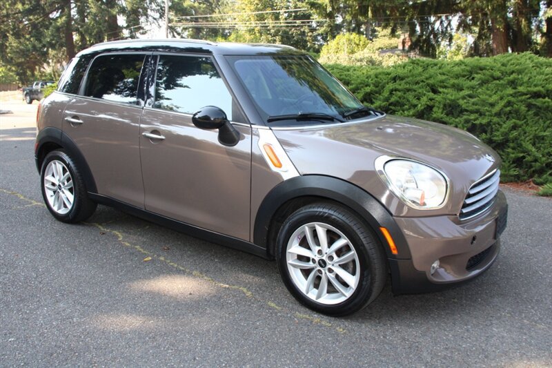 Used 2011 MINI Cooper Countryman FWD image 2
