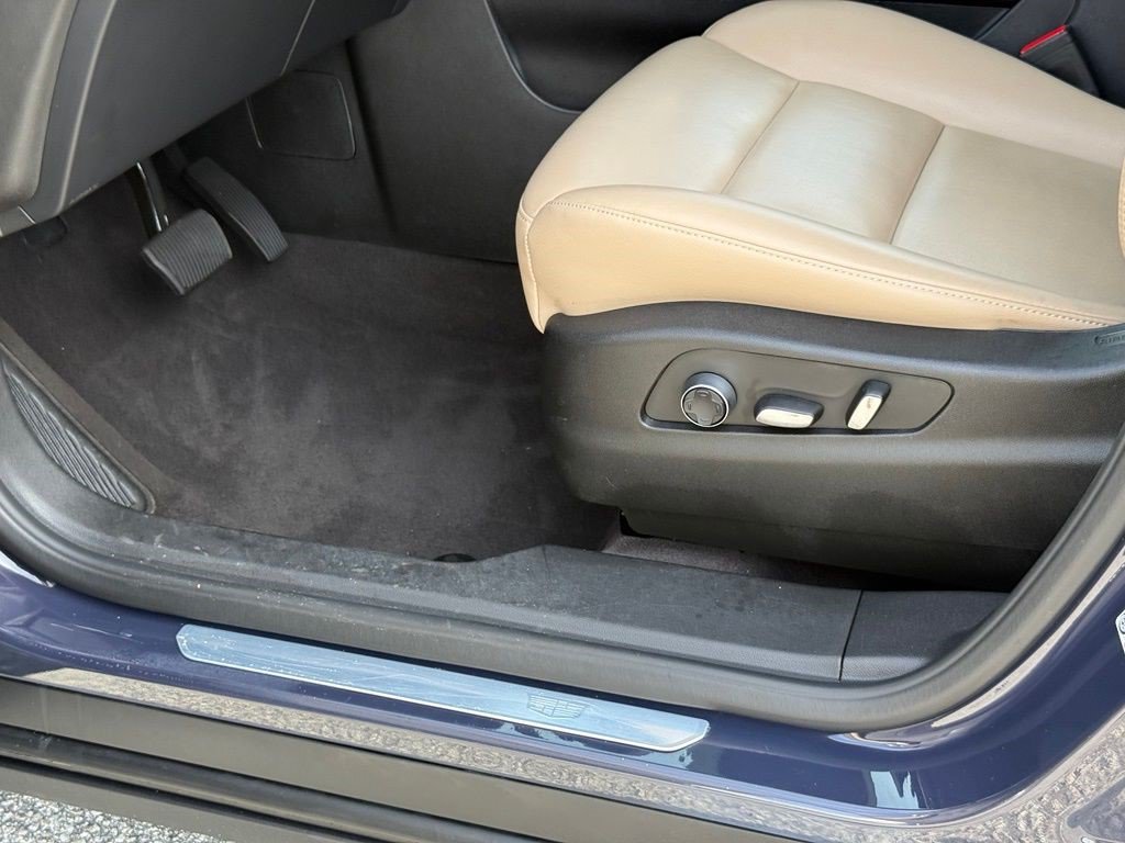 Certified 2025 Cadillac XT4 Premium Luxury FWD image 21