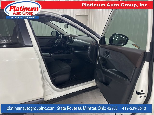 Used 2021 Nissan Rogue S image 31