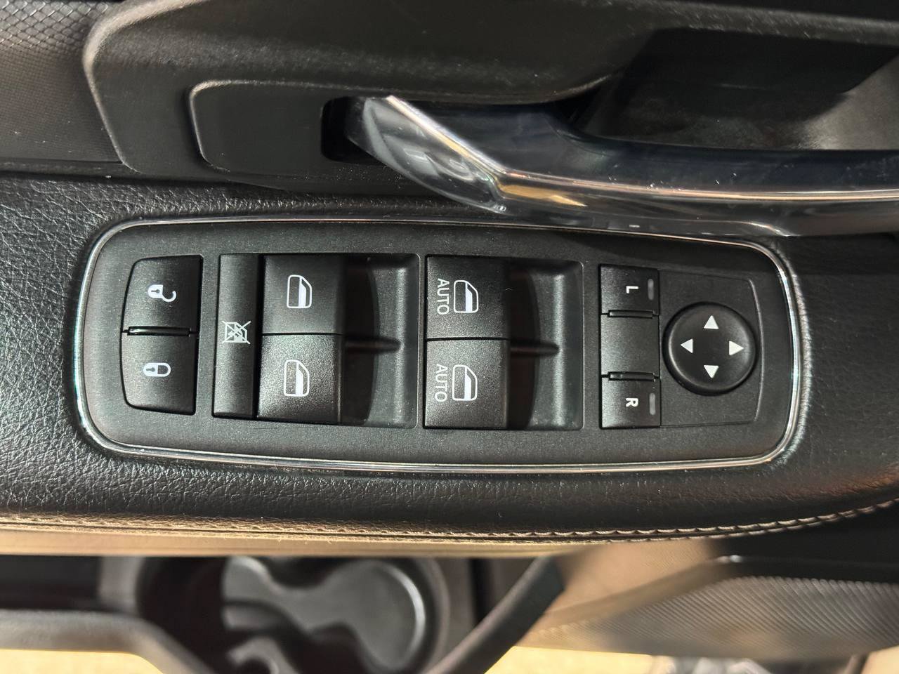 Used 2018 RAM 1500 Rebel w/ Luxury Group AWD/4WD image 17