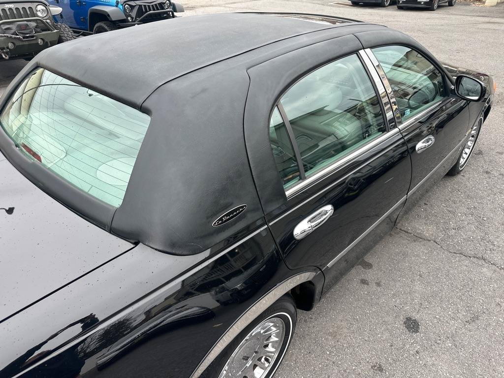 Used 2002 Lincoln Town Car Cartier RWD image 15