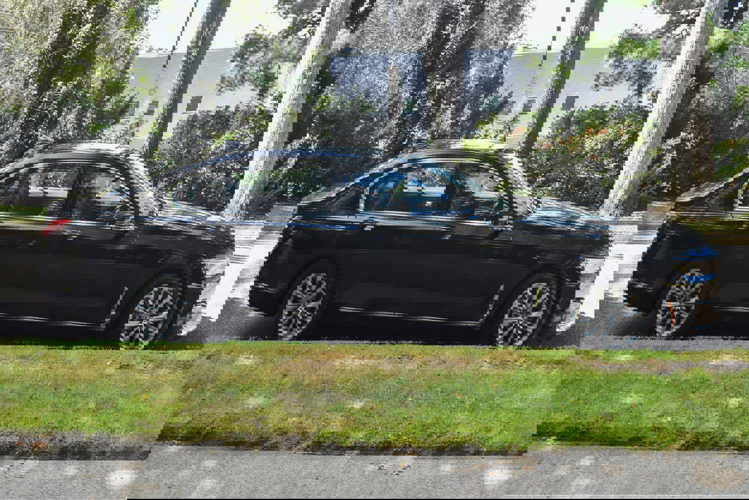 Used 2020 BMW 740i xDrive w/ Cold Weather Package image 9