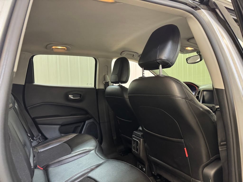 Used 2019 Jeep Compass Trailhawk AWD/4WD image 25