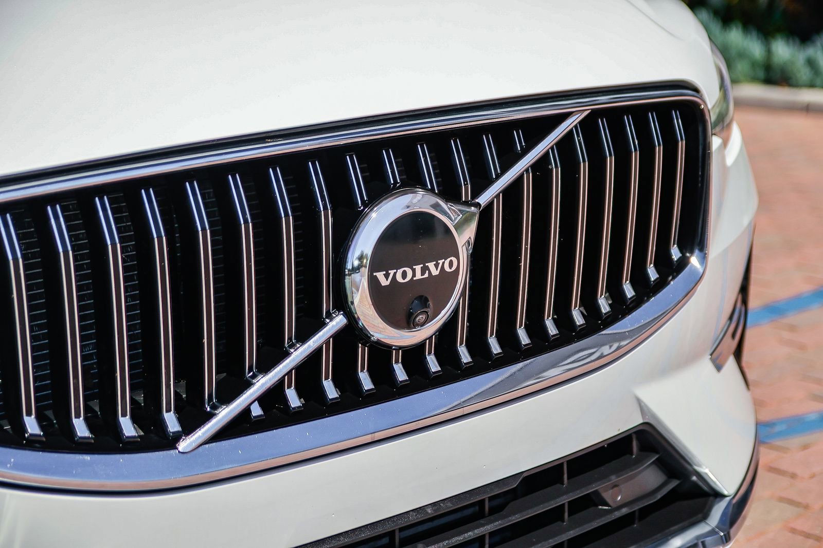 Used 2023 Volvo XC60 T8 Plus w/ Protection Package Premier AWD/4WD image 13