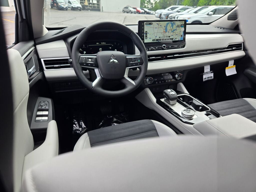 New 2026 Mitsubishi Outlander SE AWD/4WD image 15