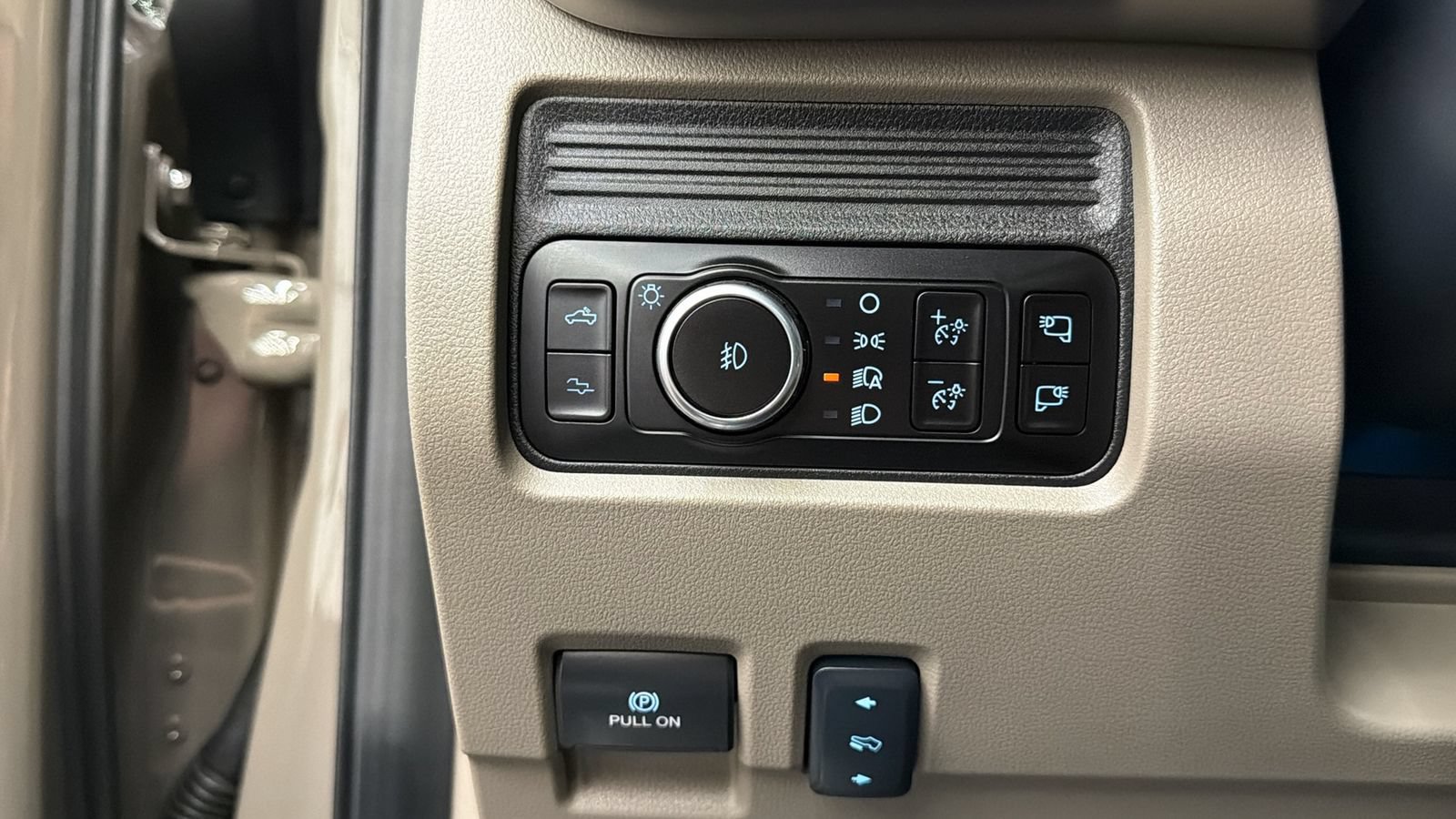Used 2026 Ford F450 Platinum w/ Platinum Plus Package AWD/4WD image 32