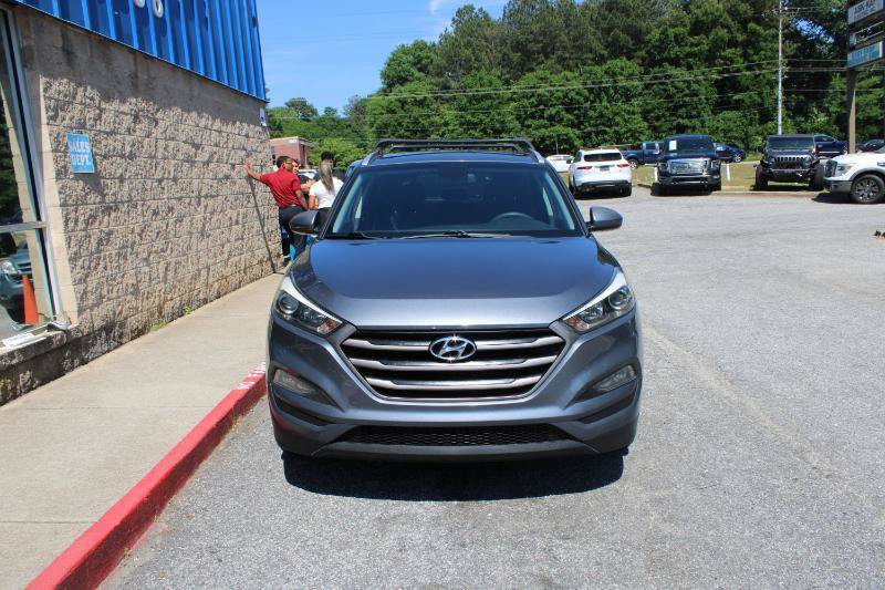 Used 2016 Hyundai Tucson SE w/ Option Group 02 FWD image 2