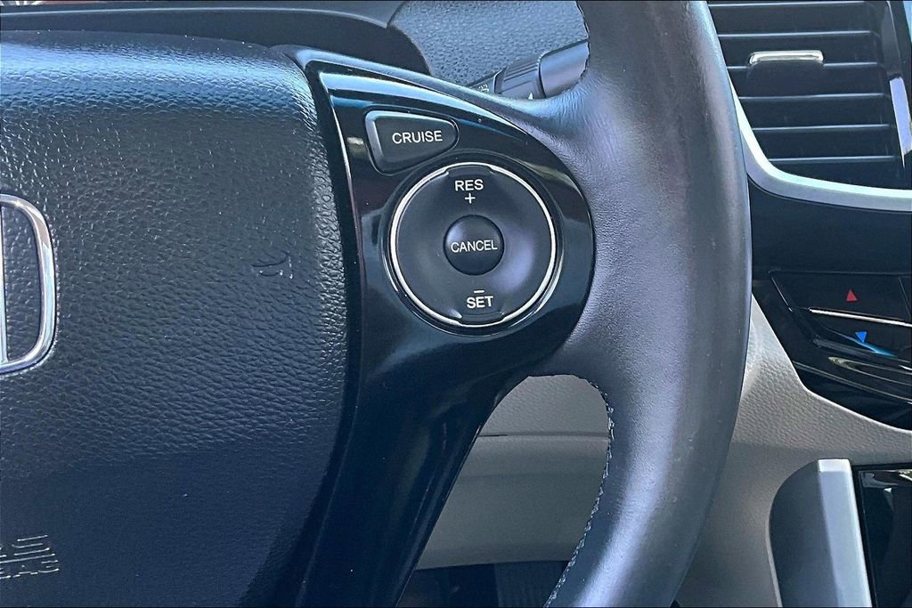 Used 2017 Honda Accord EX-L image 27