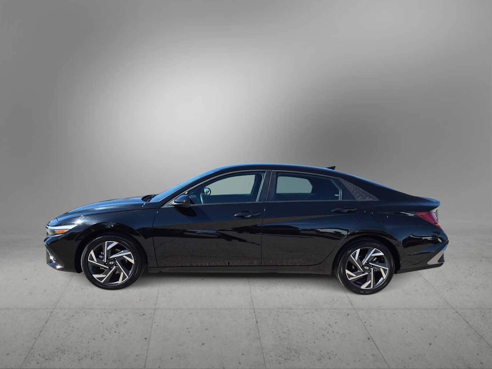 Certified 2025 Hyundai Elantra SEL FWD image 5