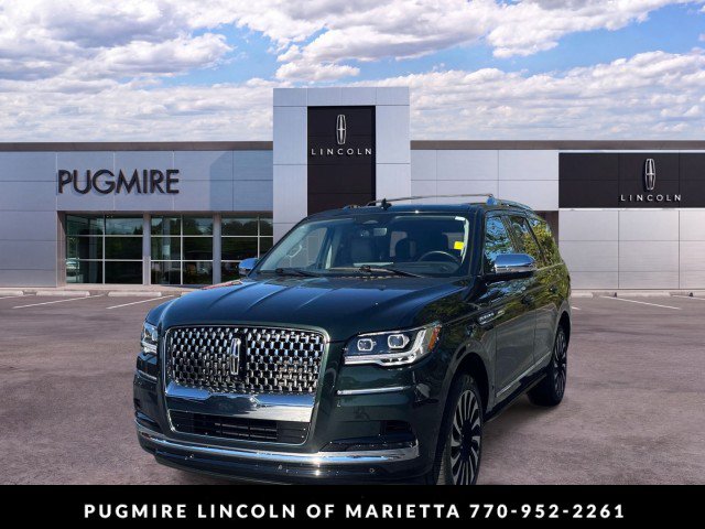 Used 2023 Lincoln Navigator Black Label AWD/4WD image 3