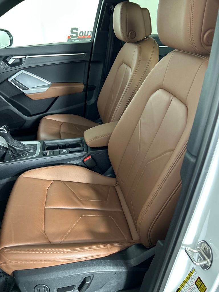 Used 2025 Audi Q3 2.0T Premium image 11