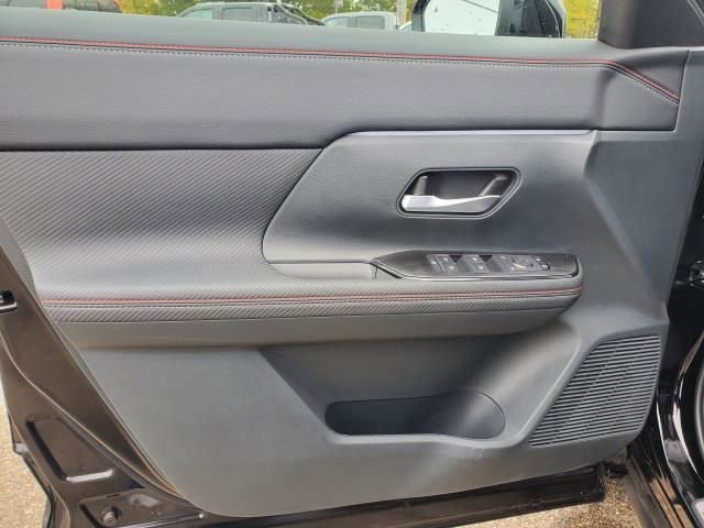 New 2026 Nissan Kicks SR image 19