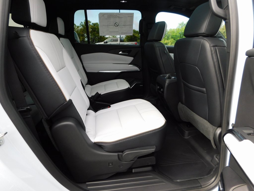New 2026 Chevrolet Traverse High Country w/ LPO, Floor Liner Package image 22