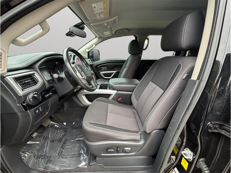 Used 2021 Nissan Titan SV w/ SV Convenience Package AWD/4WD image 2
