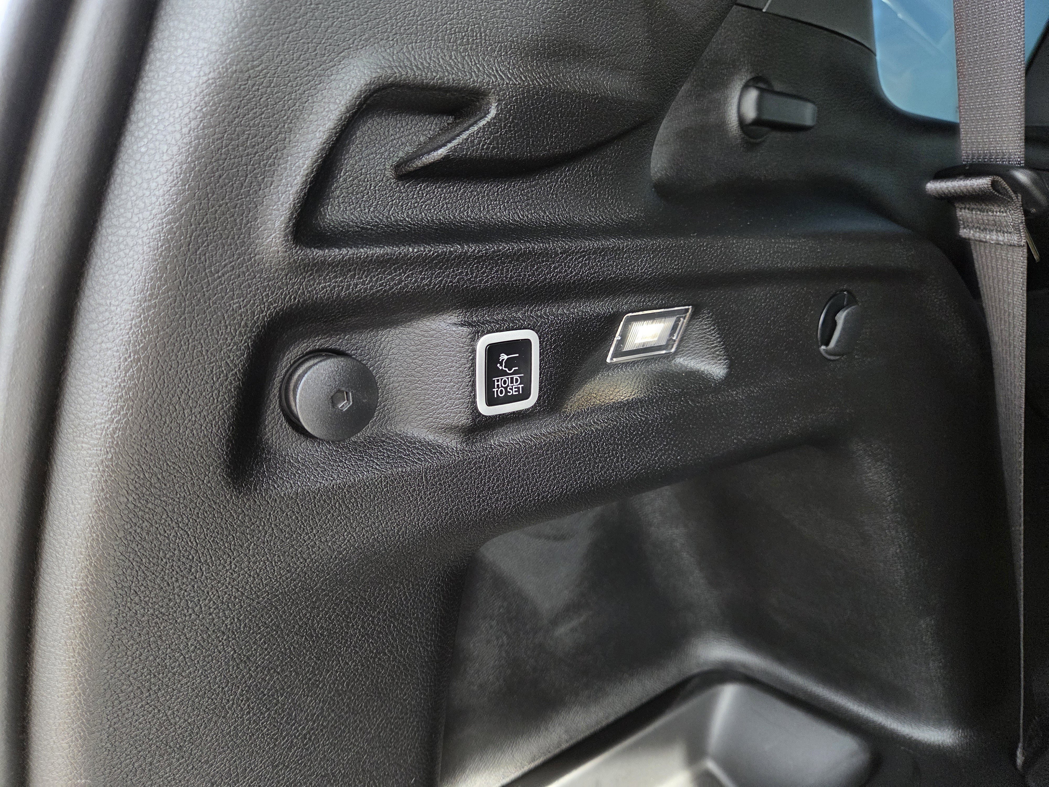 Used 2024 Jeep Grand Cherokee L Limited w/ Black Appearance Package image 25