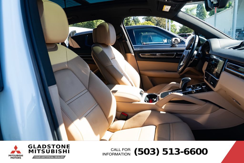 Used 2021 Porsche Cayenne AWD/4WD image 24