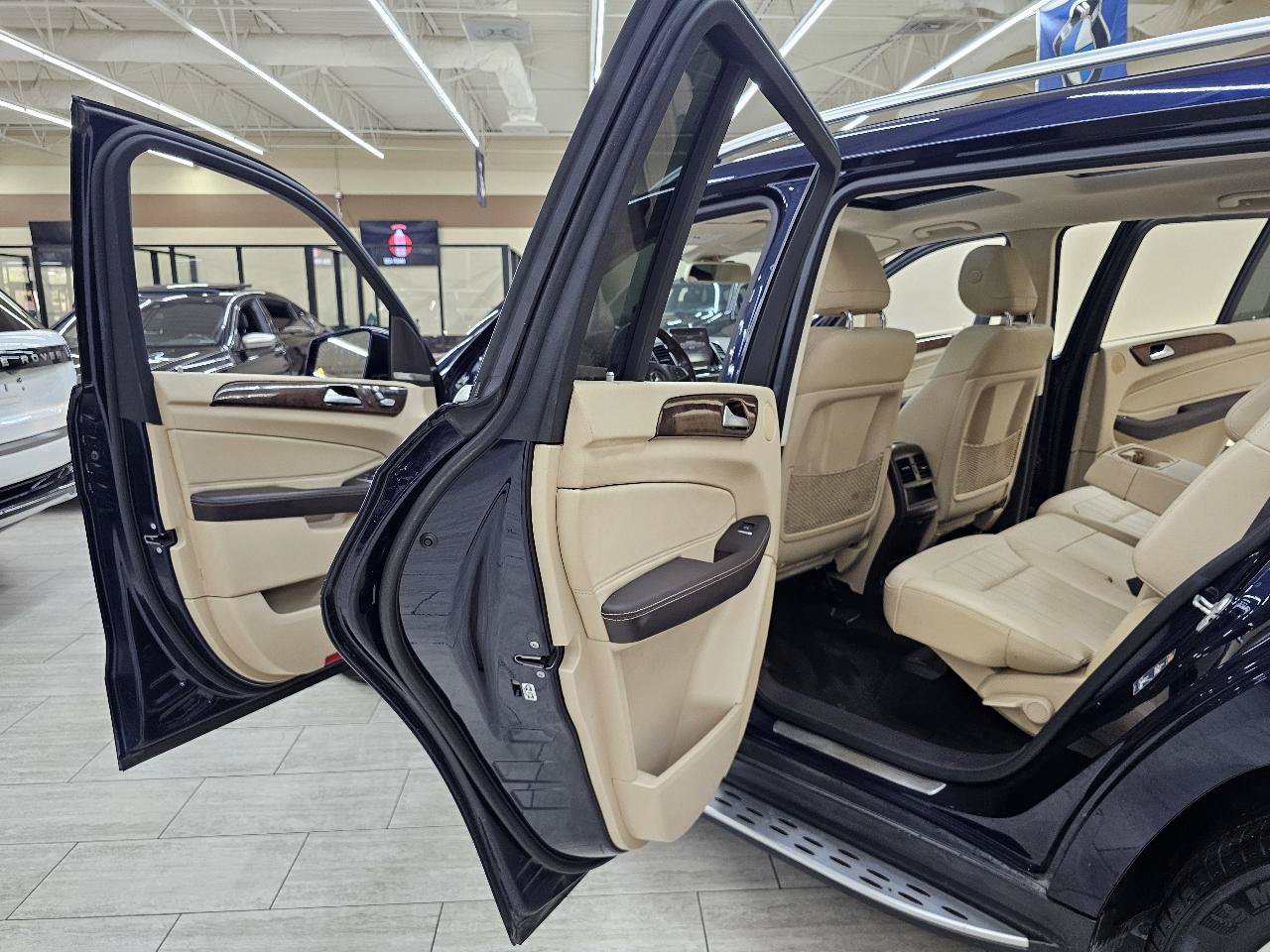 Used 2017 Mercedes-Benz GLS 450 4MATIC w/ Premium Package image 17