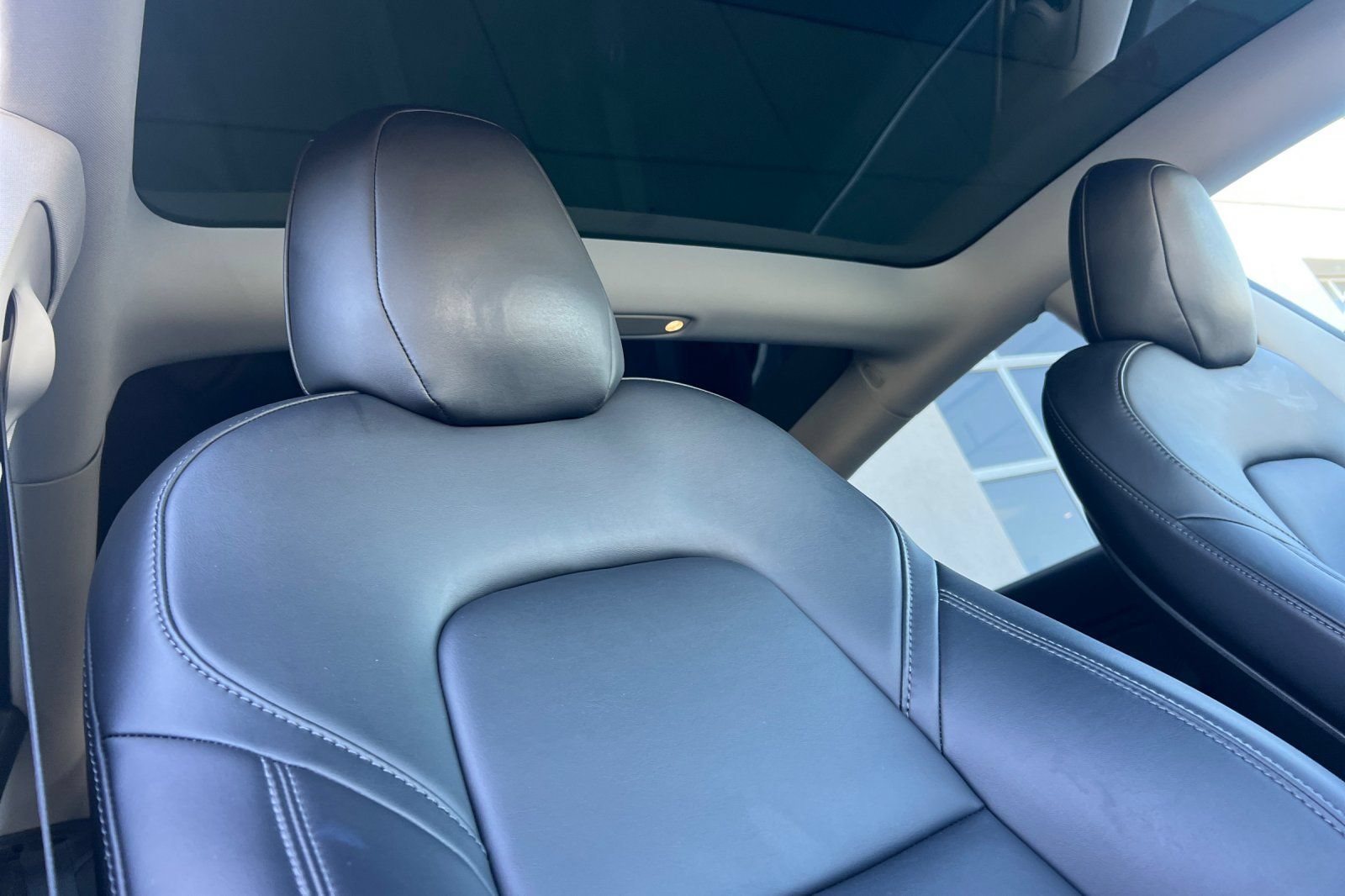 Used 2018 Tesla Model 3 Long Range RWD image 16