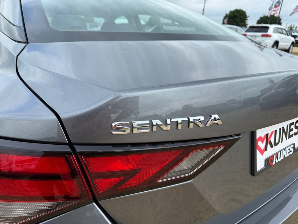 Used 2025 Nissan Sentra SV FWD image 44