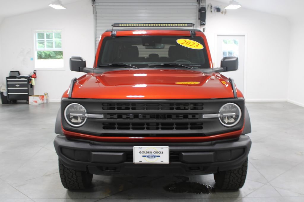 Used 2023 Ford Bronco 4-Door AWD/4WD image 3