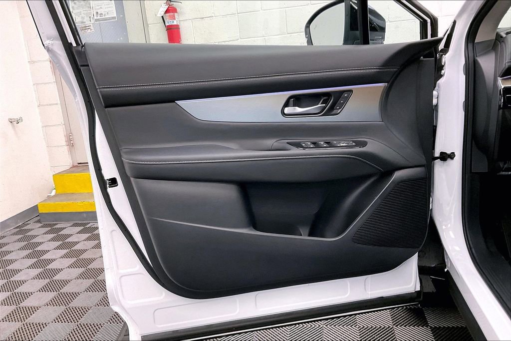 Certified 2025 Nissan Murano SL image 24