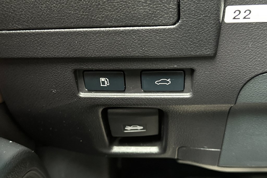 Used 2022 Lexus ES 300h w/ Accessory Package 2 FWD image 30