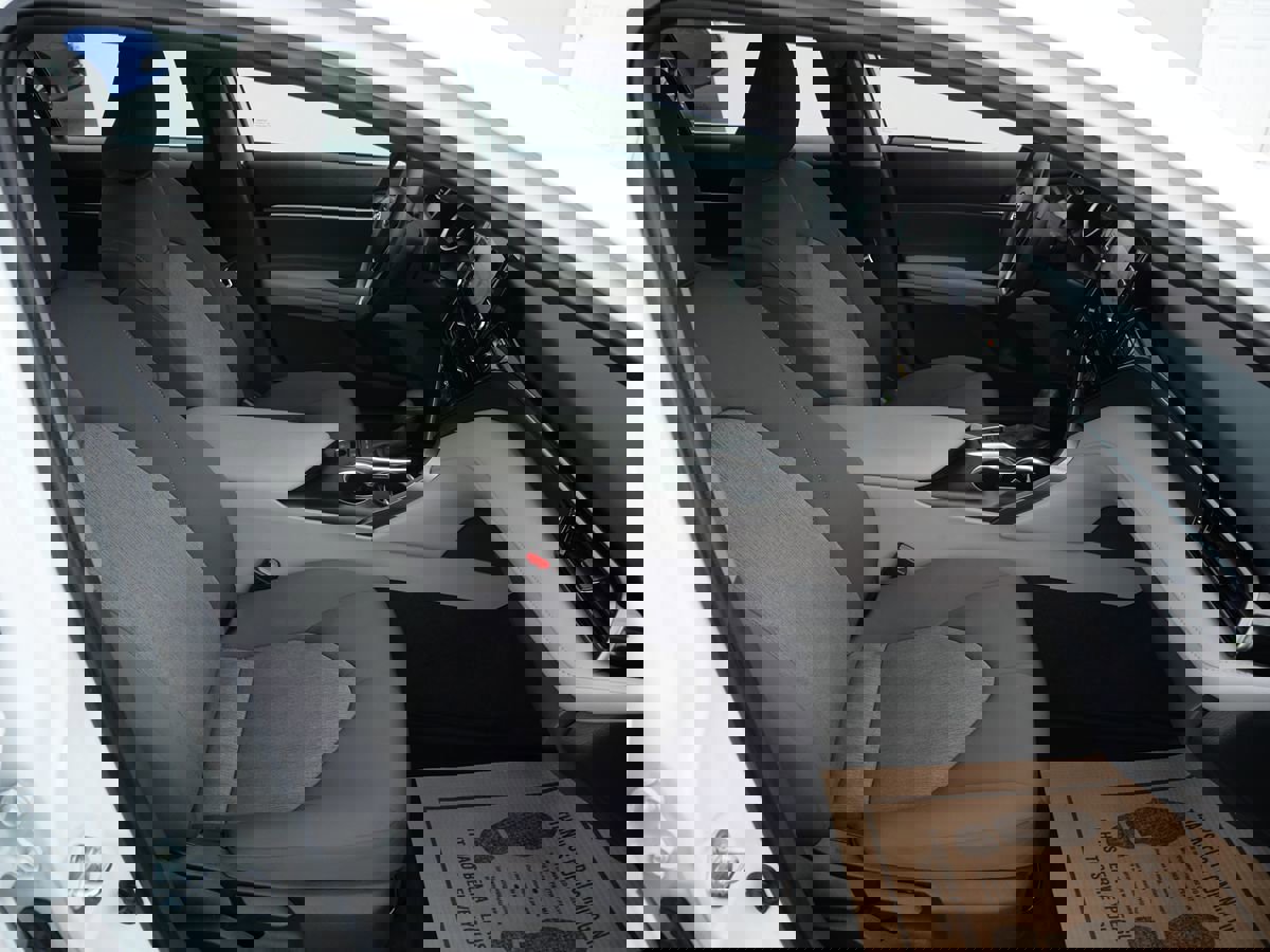 Used 2022 Toyota Camry LE image 15