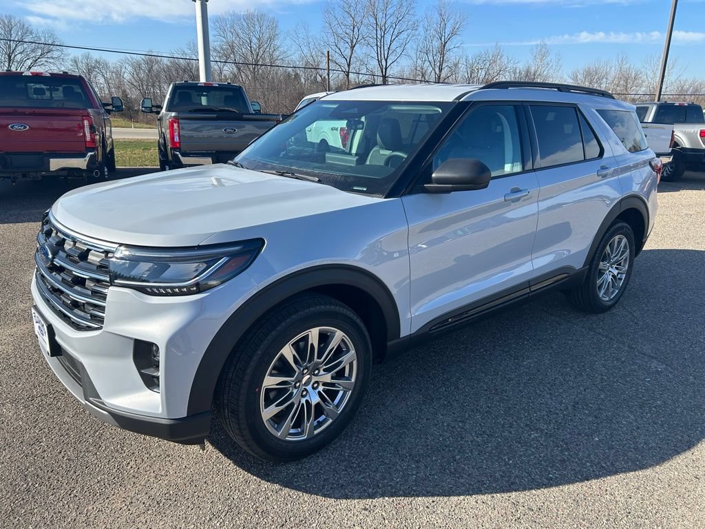 New 2026 Ford Explorer Active w/ Active Comfort Package AWD/4WD image 3