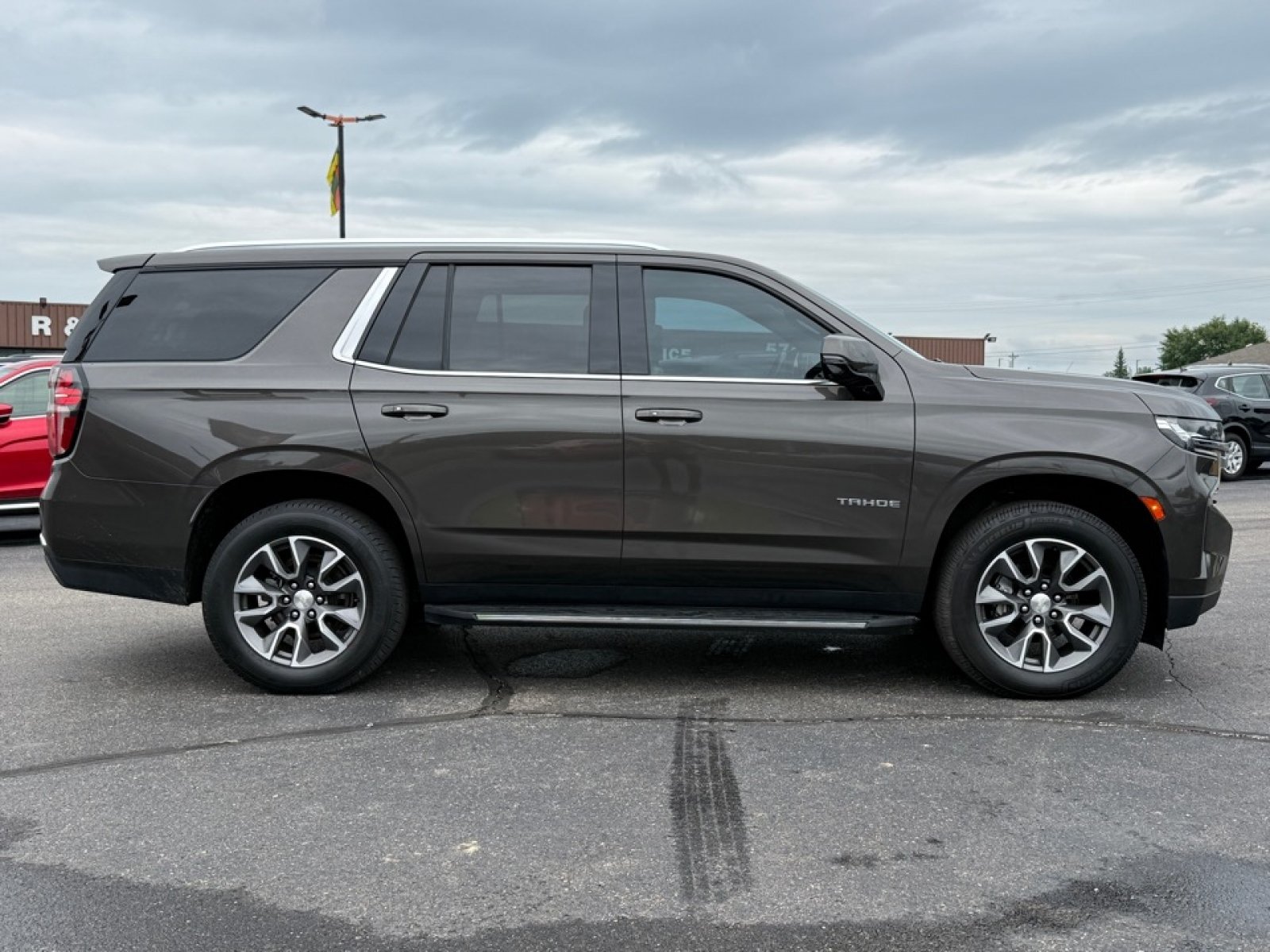 Used 2021 Chevrolet Tahoe LT w/ LT Signature Package AWD/4WD image 9