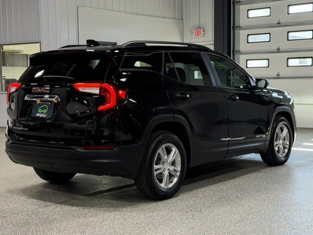 Certified 2024 GMC Terrain SLE w/ Driver Convenience Package FWD image 4
