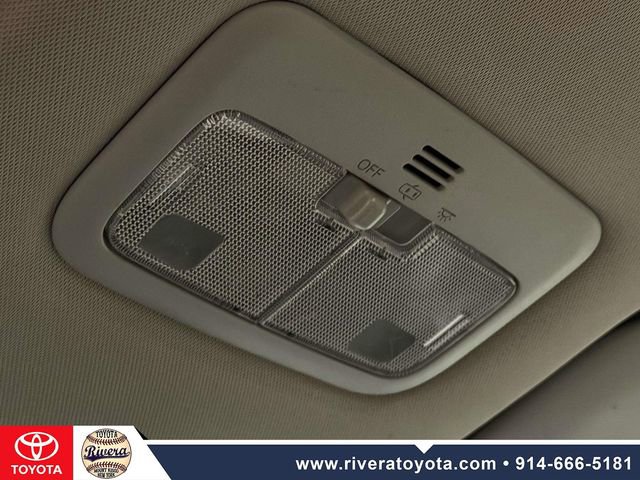 Used 2015 Toyota Corolla LE image 23