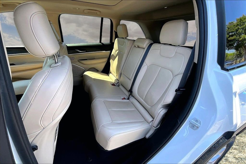 Used 2022 Jeep Grand Cherokee Limited RWD image 22