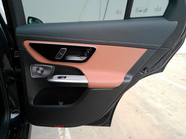 Used 2024 Mercedes-Benz GLC 300 w/ Driver Assistance Package image 25