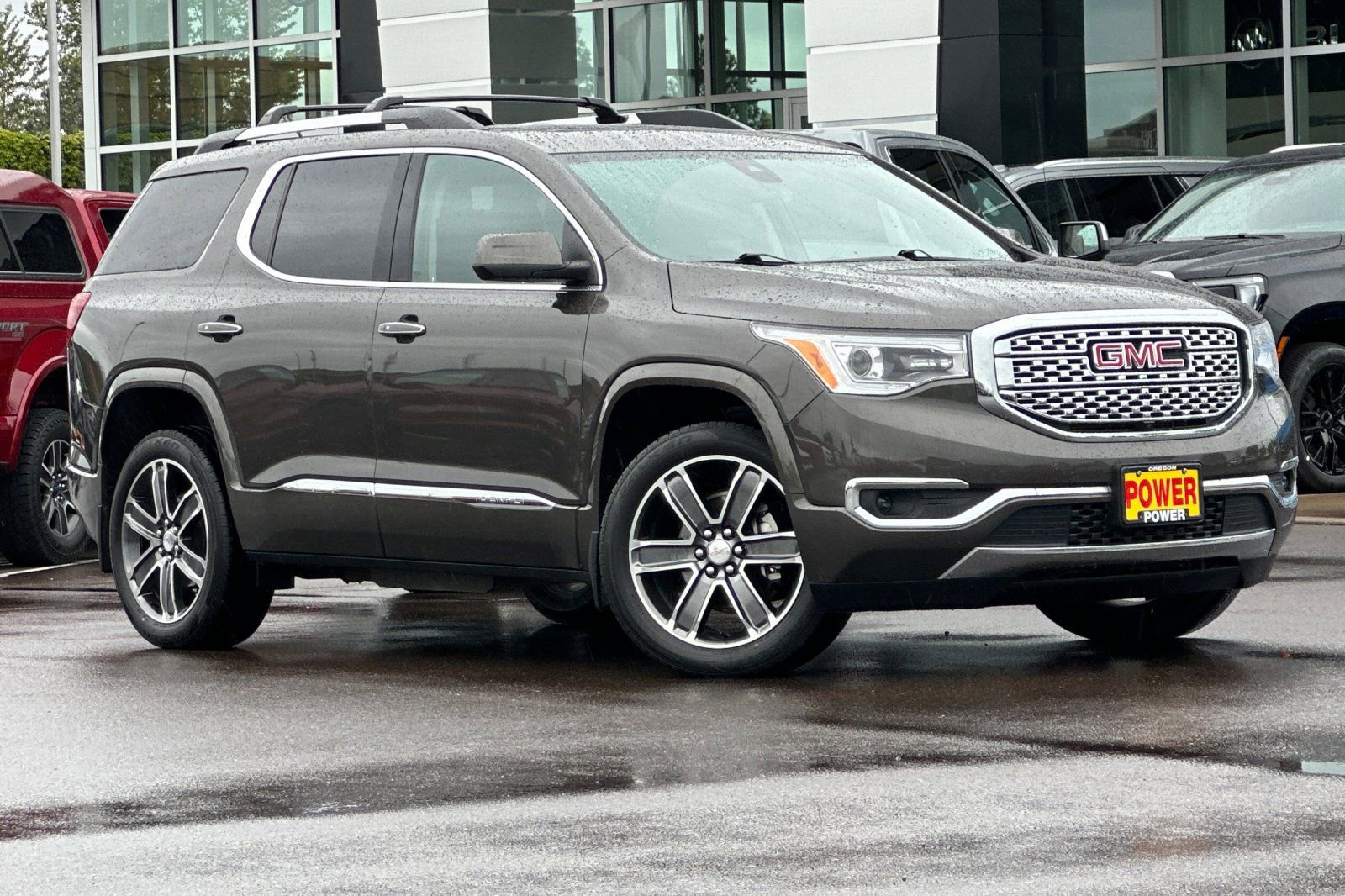 Used 2019 GMC Acadia Denali w/ Technology Package AWD/4WD image 2