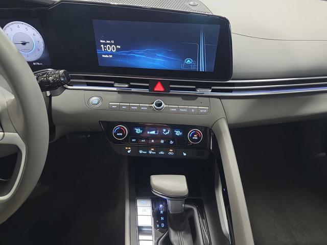 Certified 2025 Hyundai Elantra SEL image 9