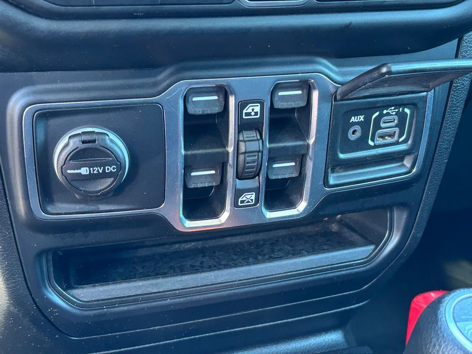 Used 2021 Jeep Gladiator Sport AWD/4WD image 22