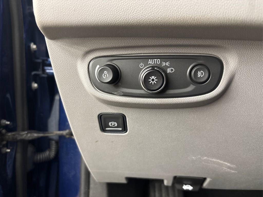 Used 2022 GMC Terrain SLT image 26