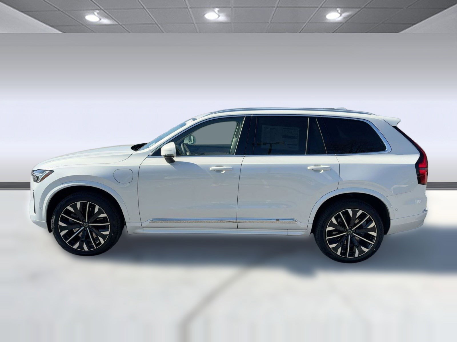 New 2026 Volvo XC90 T8 Ultra w/ Protection Package Premier image 2